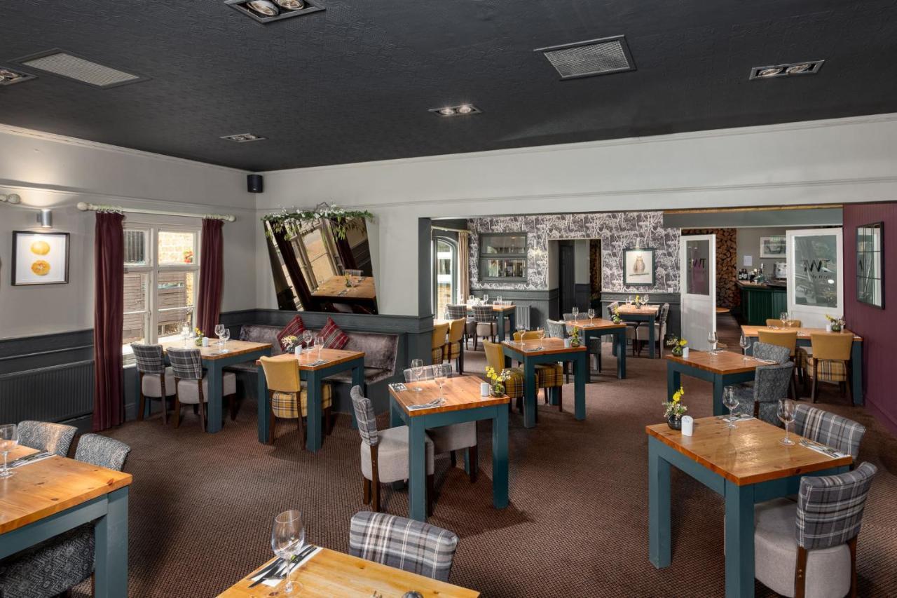 Hotel The World'S End - Northampton Ecton Esterno foto
