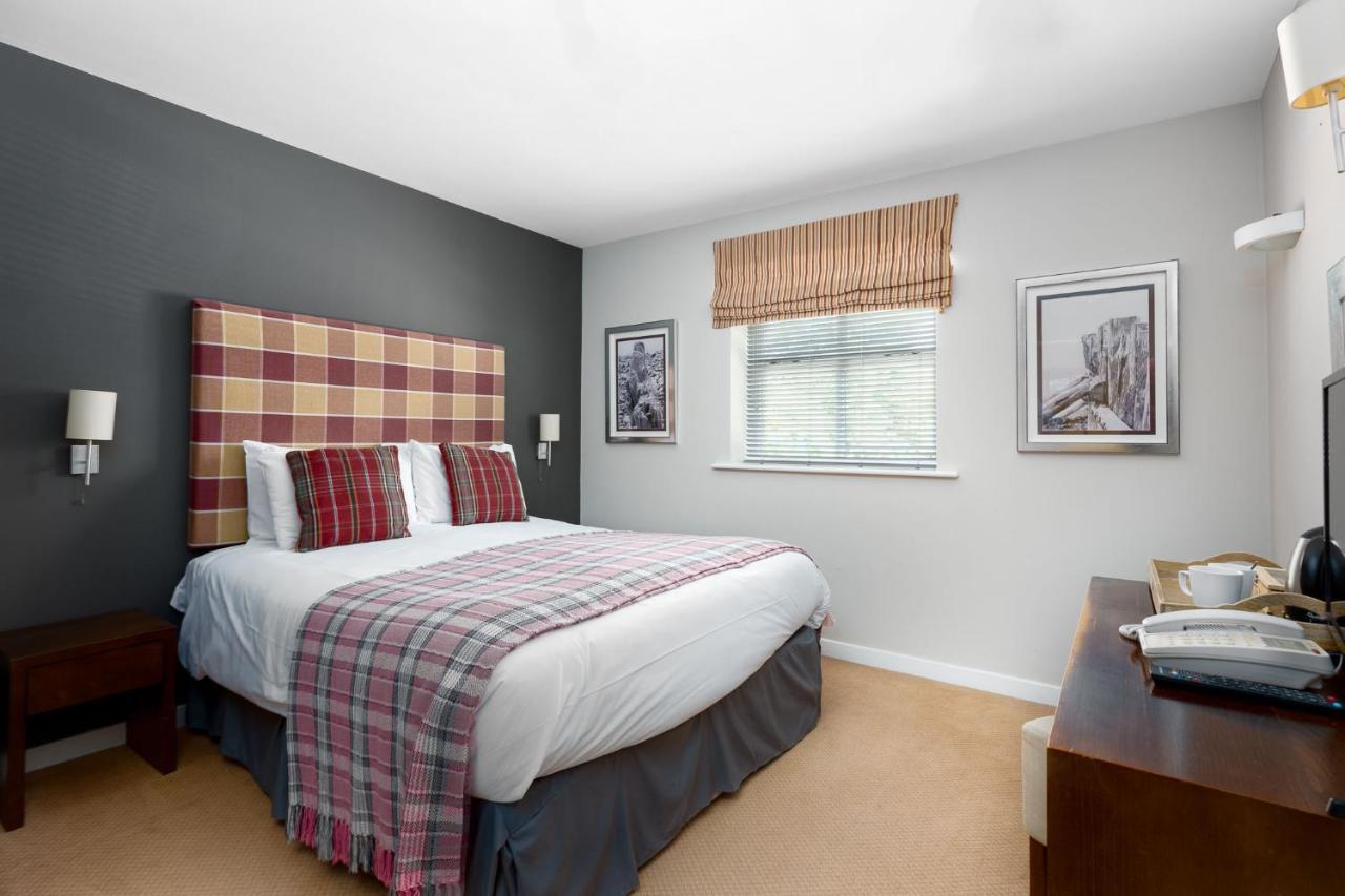 Hotel The World'S End - Northampton Ecton Esterno foto