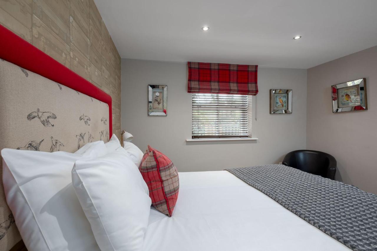 Hotel The World'S End - Northampton Ecton Esterno foto
