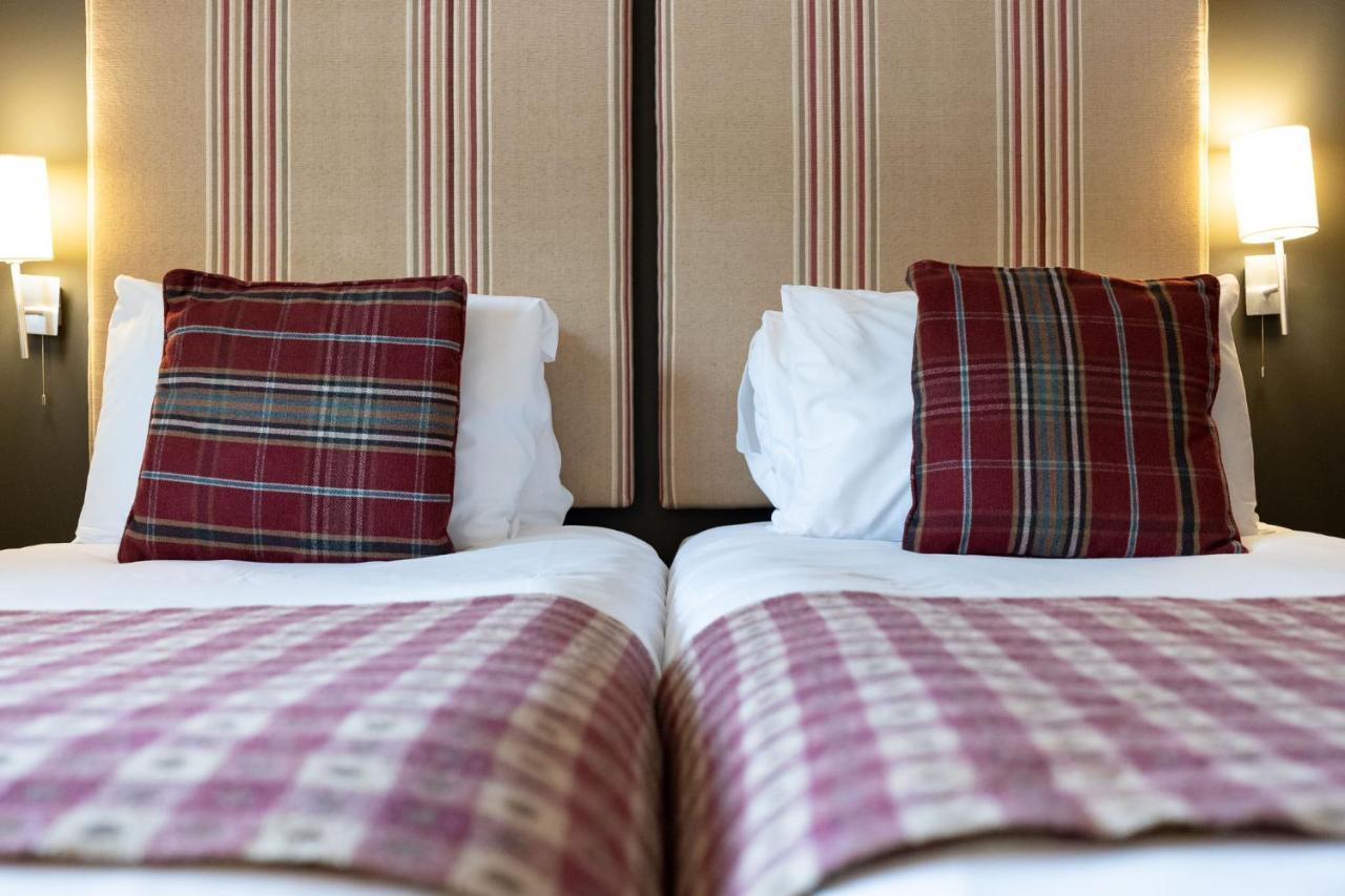 Hotel The World'S End - Northampton Ecton Esterno foto